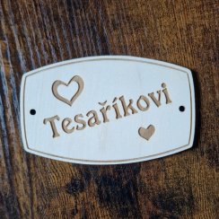Drevená menovka na dvere, lakovaná Srdiečka