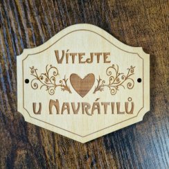Drevená menovka na dvere, lakovaná Vitajte