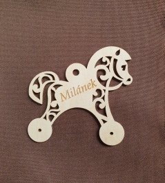 Vianočná drevená ozdoba Kôň s menom