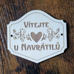 Drevená menovka na dvere, lakovaná Vitajte