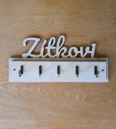 Věšák na klíče, věšák na utěrky Příjmení rodiny