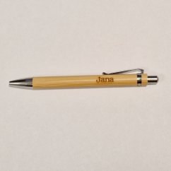 Propiska s vlastním jménem nebo textem