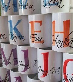 Bezva Keramický hrnek se jménem Písmeno zelené