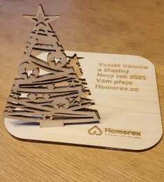 Vianočná pohľadnica so stromčekom - stojan a vlastný text