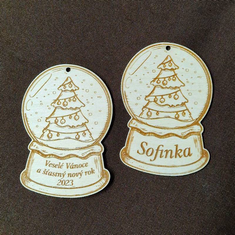Vánoční dekorace Sněhová koule - Stromeček s vlastním  jménem nebo nápisem
